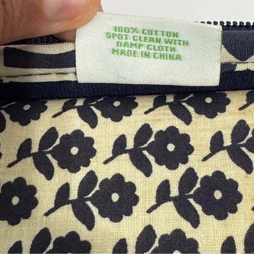 Vera Bradley Blue and White tablet twirly birds Bag w strap and pockets preowned